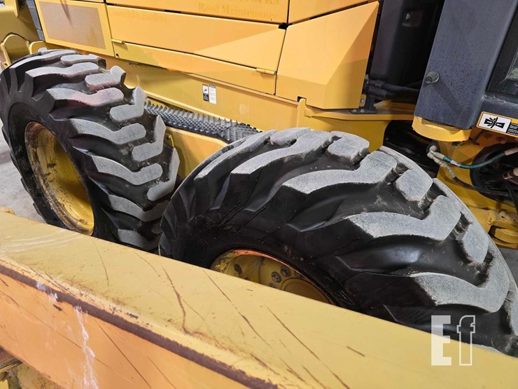 2018-deere-770g-image-36
