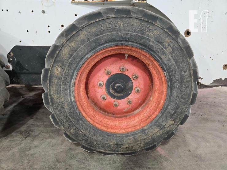 2012-bobcat-s150-image-23