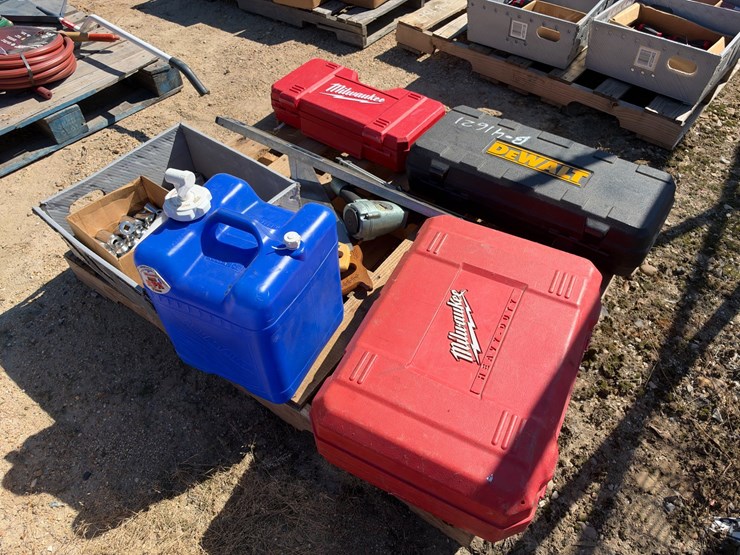 #41621-•-power-tools,-handsaws,-sockets-and-wrenches-image-3