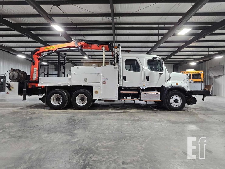 2016-freightliner-108sd-image-6