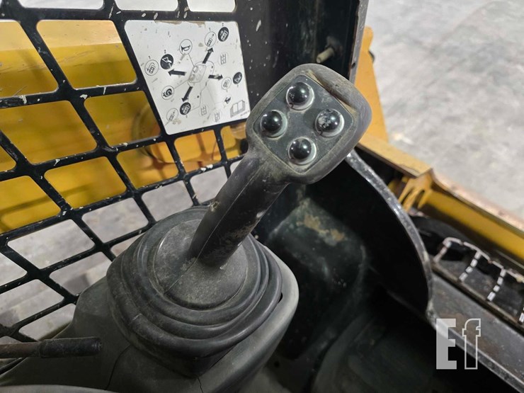 2019-caterpillar-259d-image-9