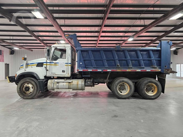 2005-mack-granite-cv713-image-5