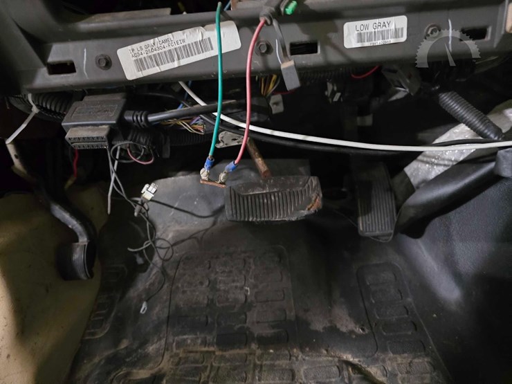 2010-ford-f550-image-11