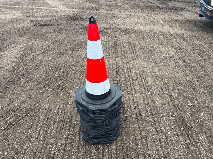 traffic-safety-cones-image-3