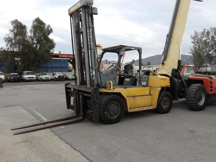 2006-komatsu-fd100-7-forklift-image-1