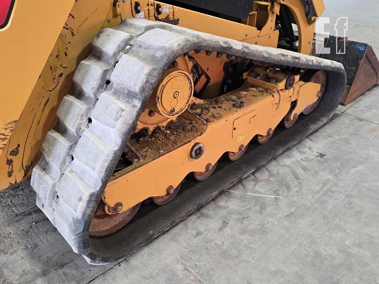 2021-caterpillar-299d3-image-37