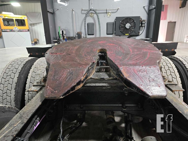 2020-kenworth-t680-image-18