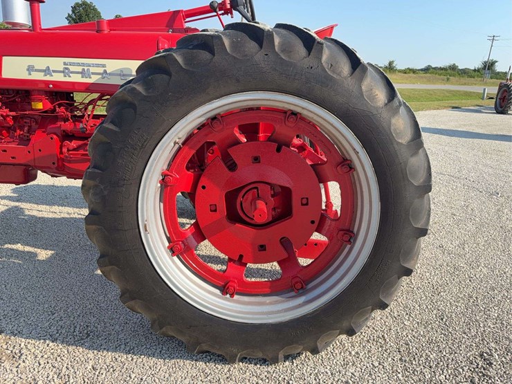 farmall-350-image-37