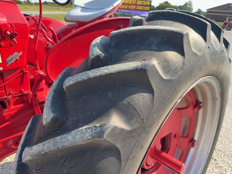 farmall-350-image-38