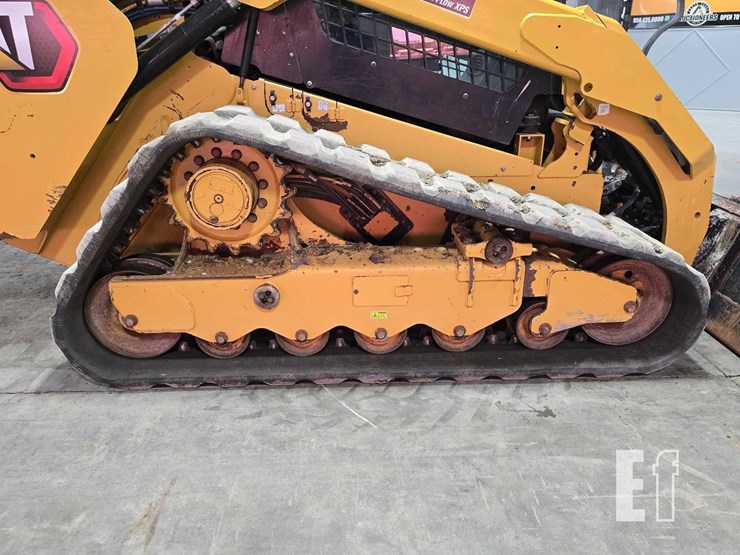 2021-caterpillar-299d3-image-32