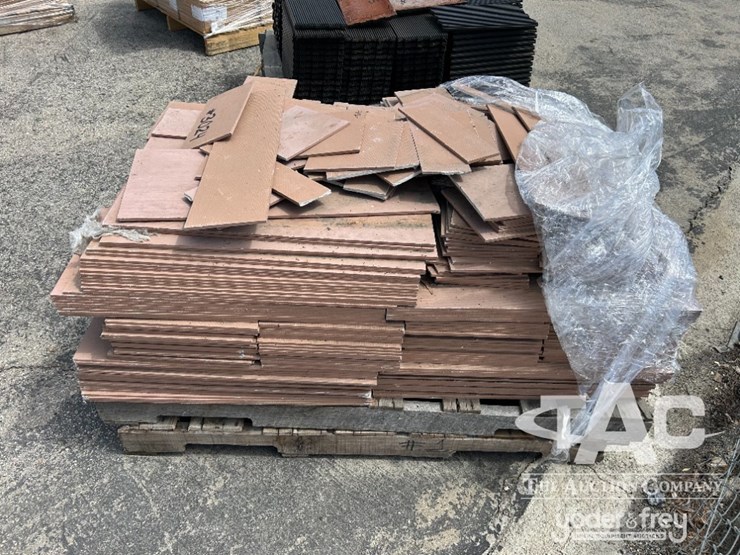 pallet-of-asst.-brick-and-pavers-image-4