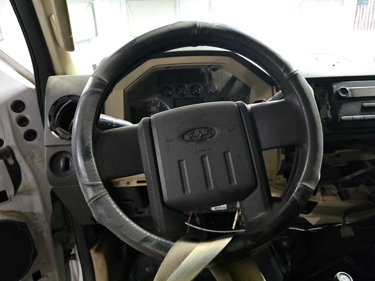 2010-ford-f550-image-10