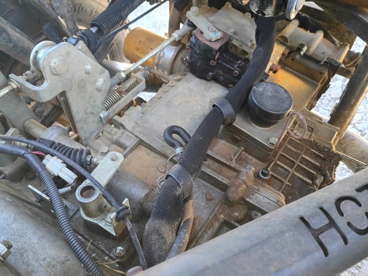 2013-kubota-rtv1100-image-15