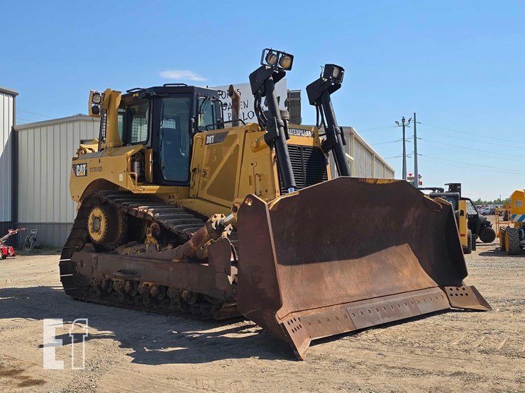 2013-caterpillar-d8t-image-3