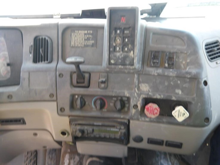 2007-sterling-l7500-drilling-rig-truck-image-29