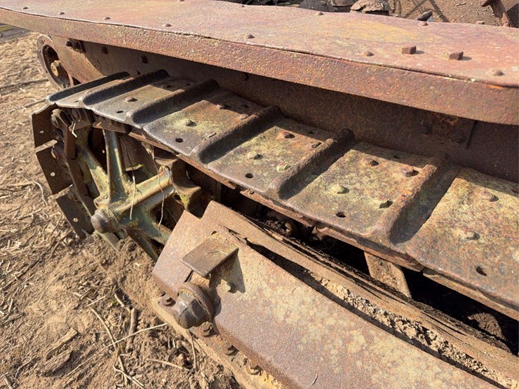 caterpillar-ten-image-19