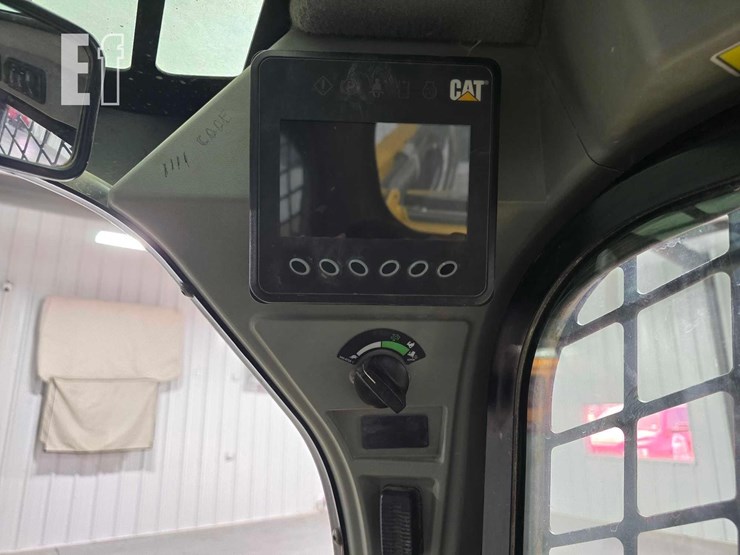 2022-caterpillar-289d3-image-19