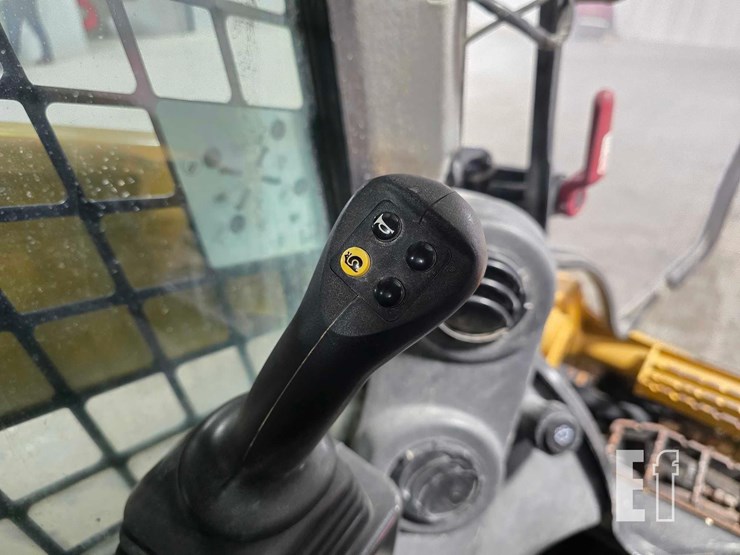 2022-caterpillar-289d3-image-15