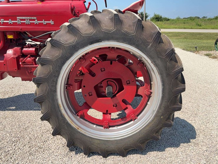 farmall-400-image-40