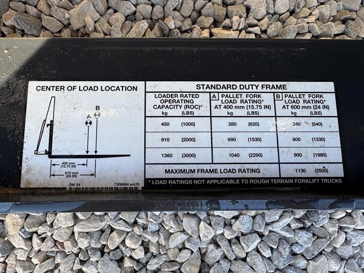 bobcat-42"-skid-steer-pallet-forks-image-7