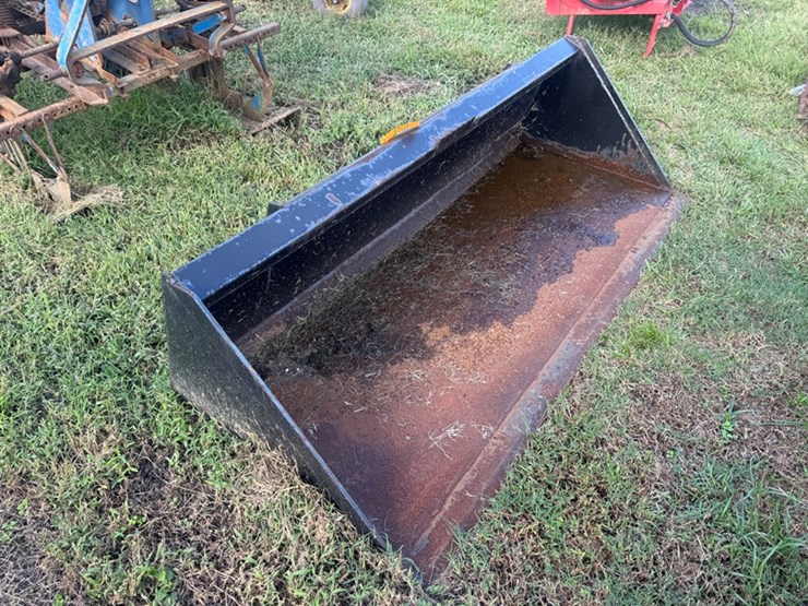 72"-low-profile-skid-steer-bucket-image-2