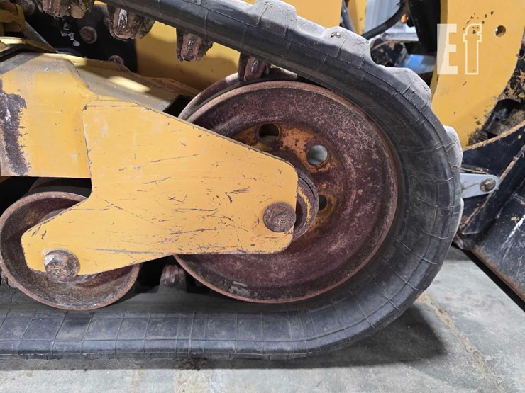 2021-caterpillar-259d3-image-34
