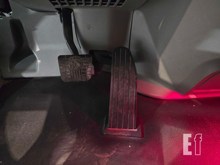 2020-kenworth-t680-image-11