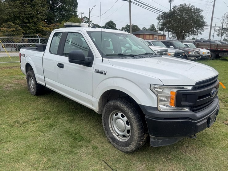 2020-ford-f150-xl-extended-cab-pickup---4wd-5.0l-v8---193,271-miles-showing---1ftfx1e51lfb38258-image-2