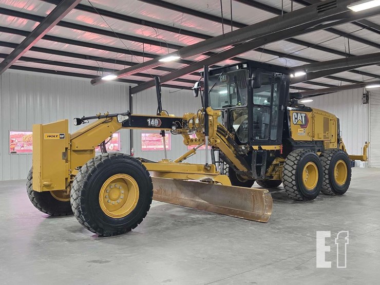 2022-caterpillar-140-image-1