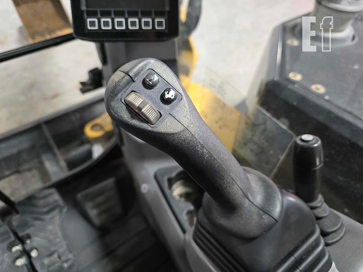 2021-caterpillar-306cr-image-22
