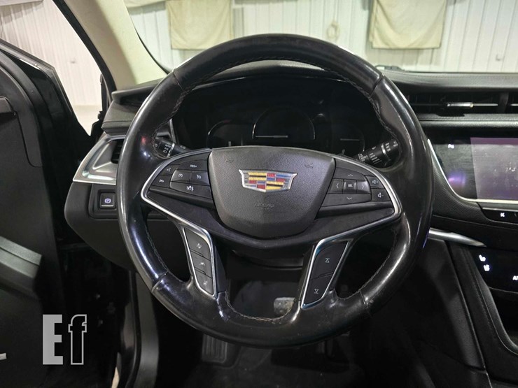 2019-cadillac-xt5-image-10