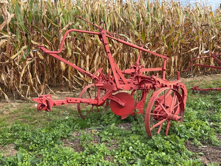 oliver-two-bottom-plow-image-4