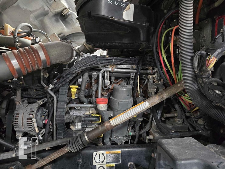 2015-kenworth-t680-image-27