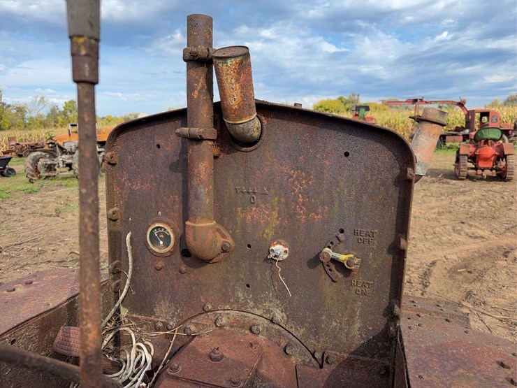 caterpillar-ten-image-28