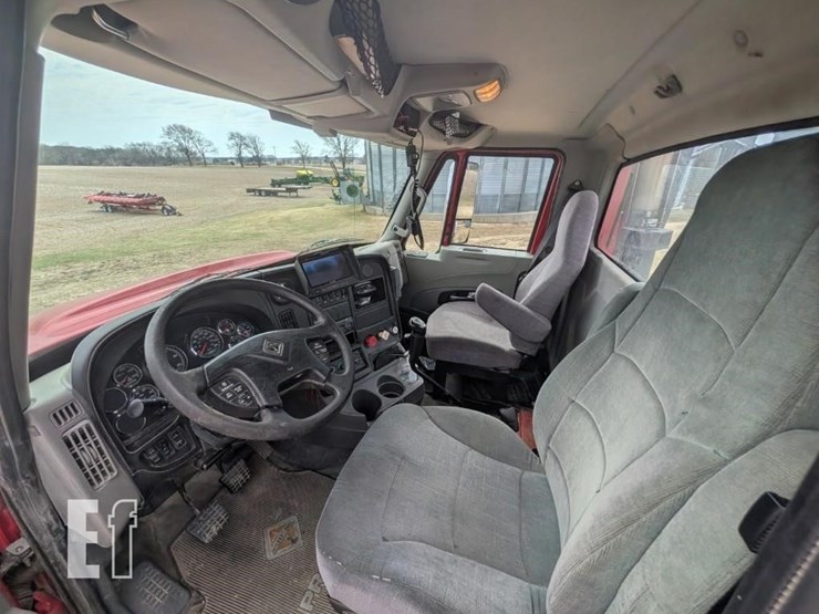 2012-international-prostar-image-13