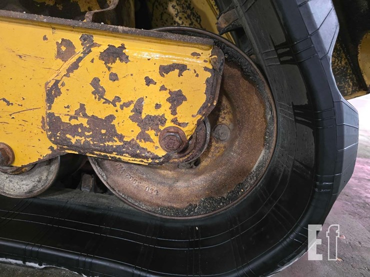 2022-caterpillar-299d3-image-30