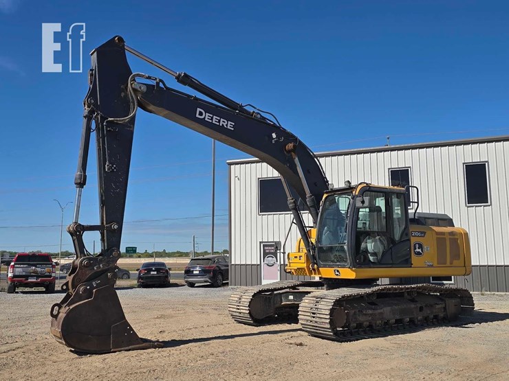 2022-deere-210g-lc-image-1