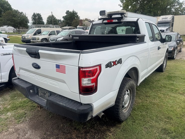 2020-ford-f150-xl-extended-cab-pickup---4wd-5.0l-v8---193,271-miles-showing---1ftfx1e51lfb38258-image-3