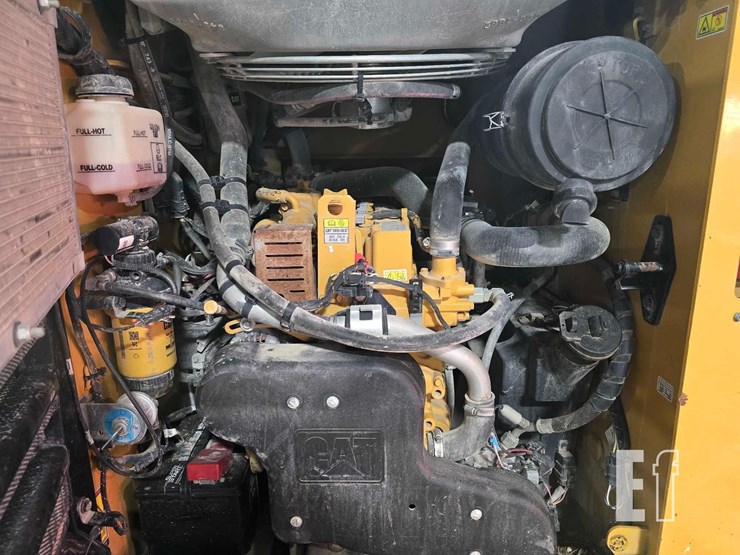 2021-caterpillar-289d3-image-36
