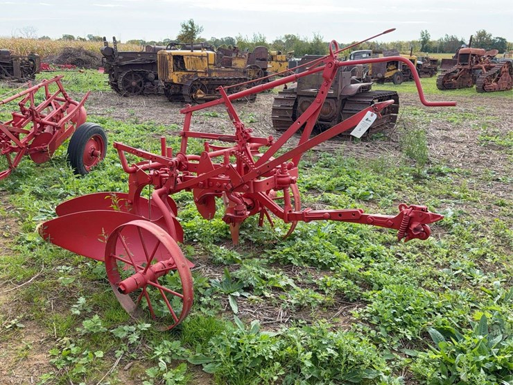 oliver-two-bottom-plow-image-1
