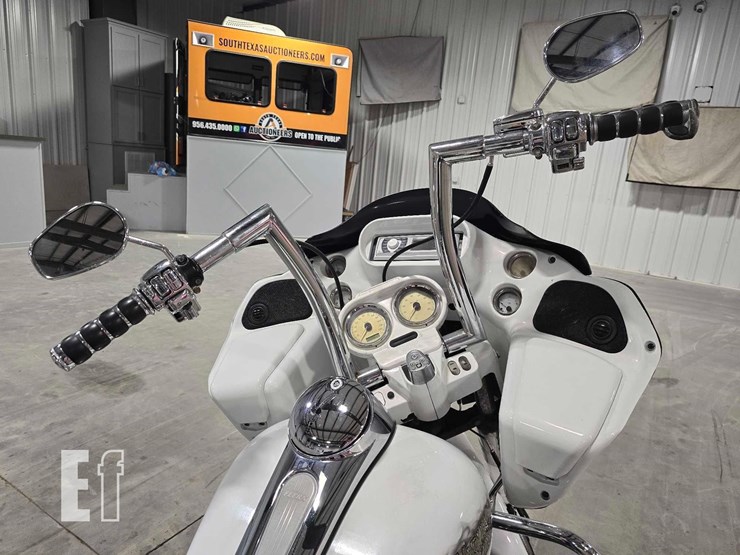 2013-harley-davidson-road-glide-image-10