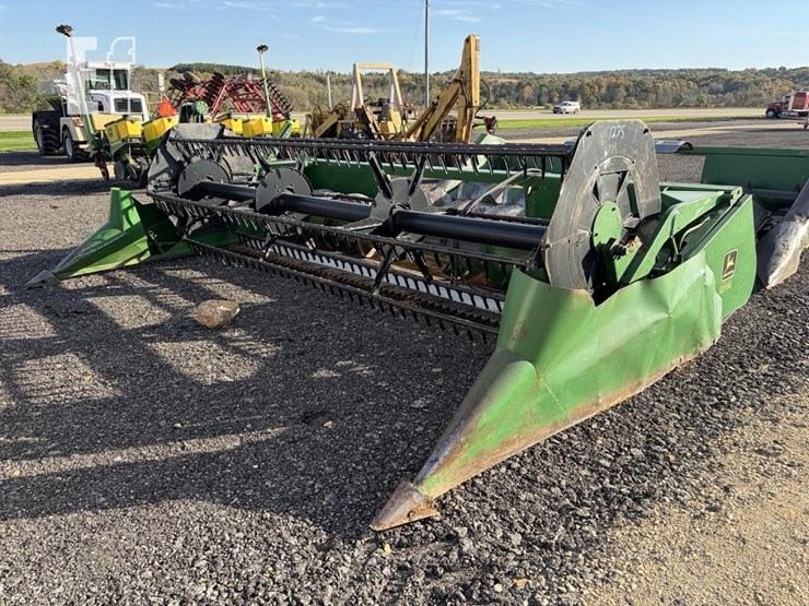 john-deere-216-image-1