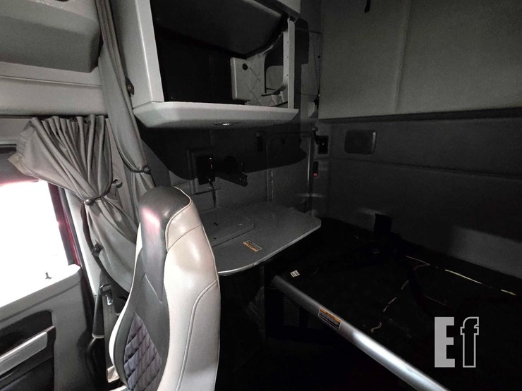 2020-kenworth-t680-image-17