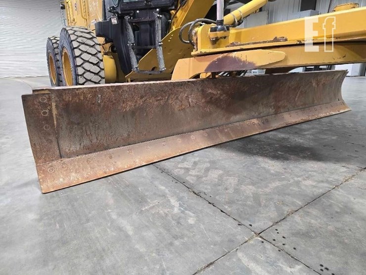 2011-caterpillar-140m2-image-10