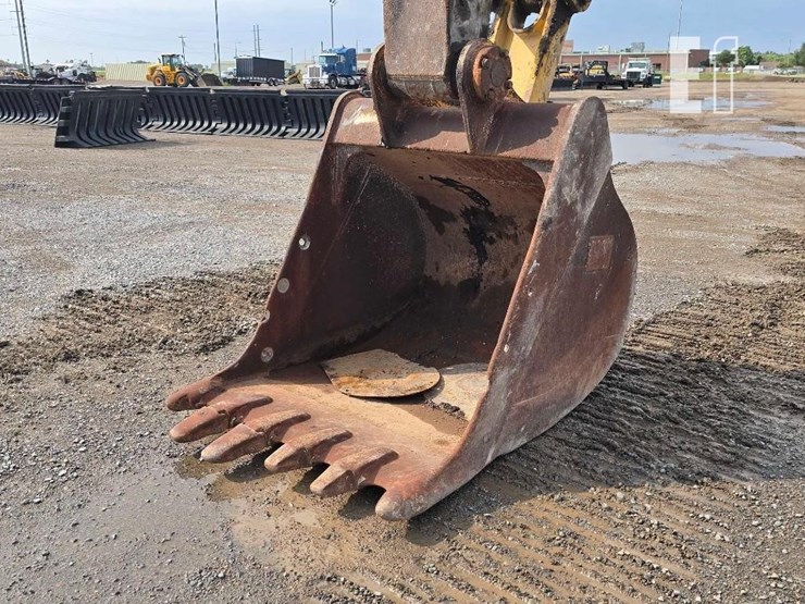 2014-caterpillar-320el-image-9