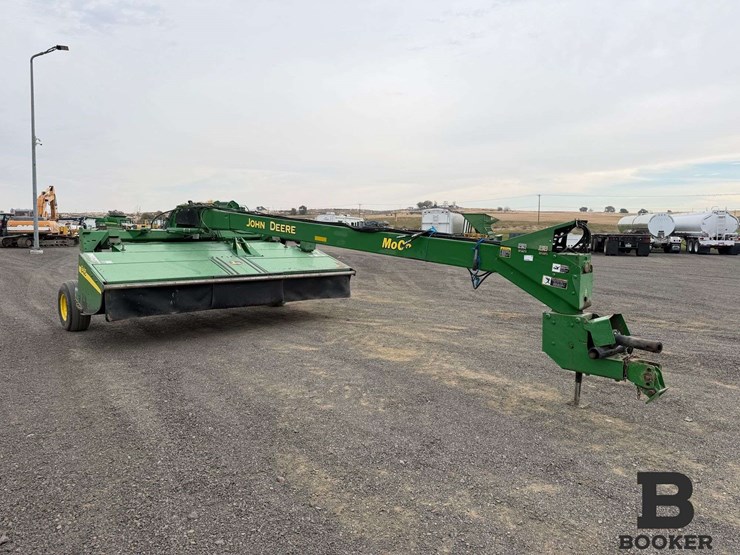 john-deere-moco-946-pull-type-swather-image-6
