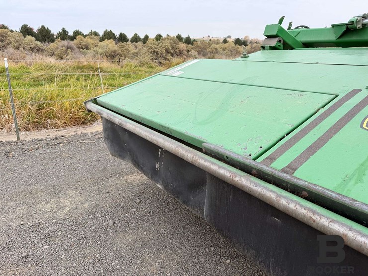 john-deere-moco-946-pull-type-swather-image-17