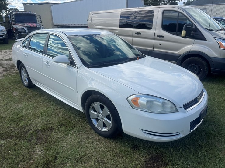 2009-chevrolet-impala-lt-sedan-122,548-miles-showing---2g1wt57k691252030-image-2