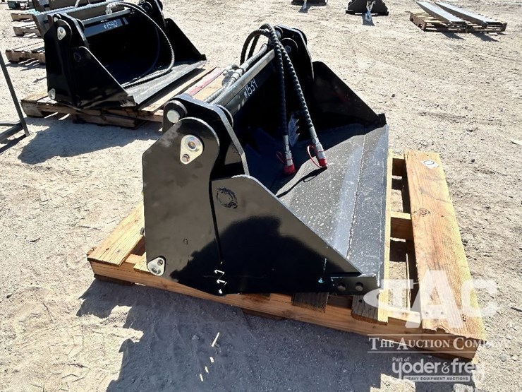 2026-38"-4-in-1-bucket,-fits-skidsteer-image-3