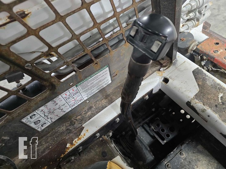 2012-bobcat-s150-image-16